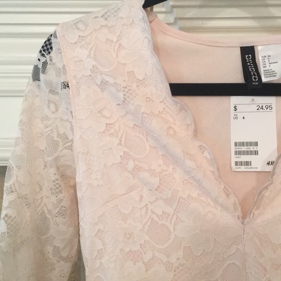 Blush pink lace dress - Picture 2 of 4